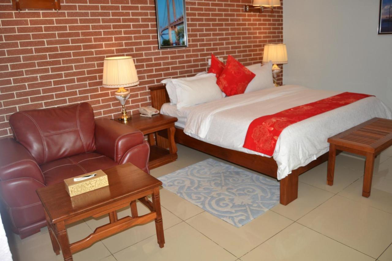 Grand Hotel Aeroport Douala Exterior foto