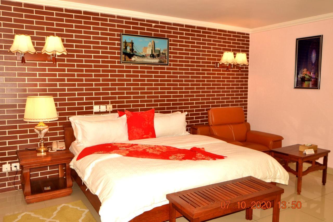 Grand Hotel Aeroport Douala Exterior foto